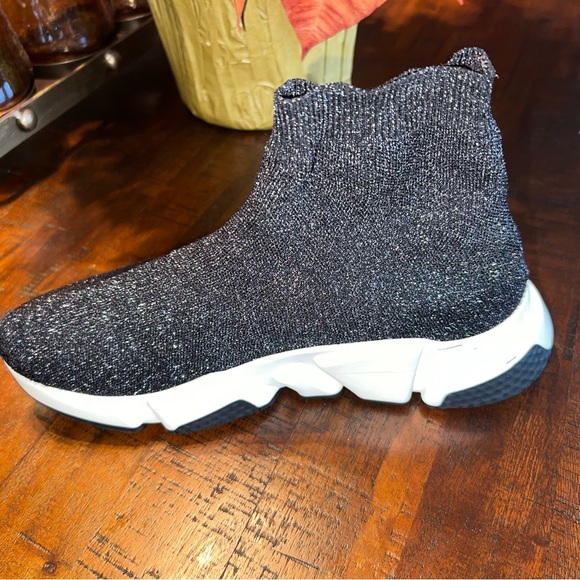 Black/White/Silver Balenciaga. Size 38. - Picture 3 of 12